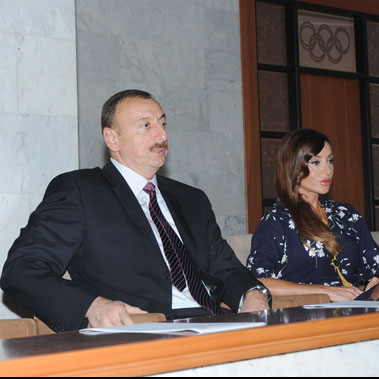 Президент Азербайджана и его супруга наблюдали за поединками финального этапа чемпионата мира по боксу (ФОТО)